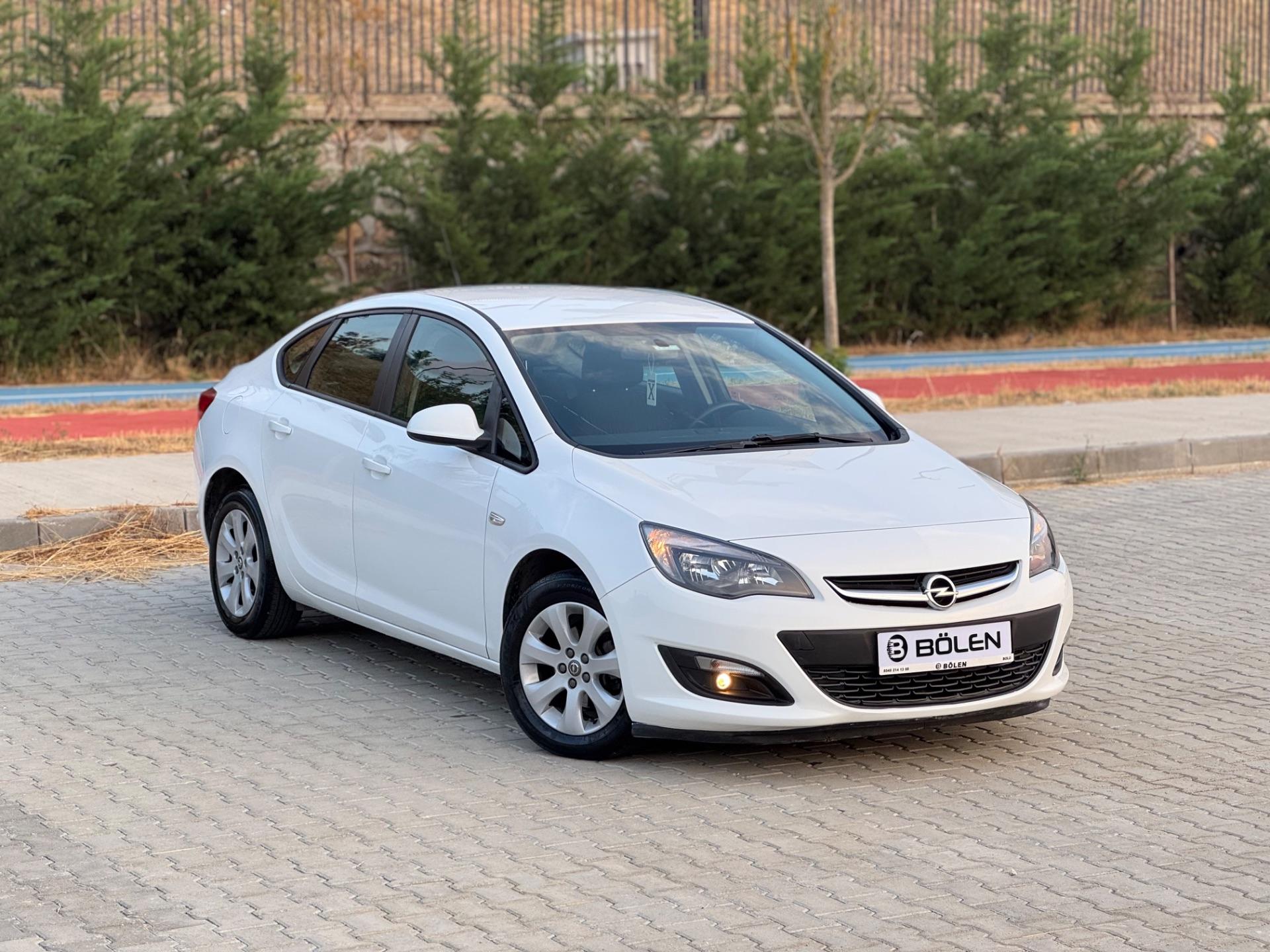 Opel Astra 1.4 T Edition Plus - 1